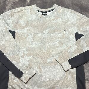 Hurley camo sweatshirt never worn. Dri fit.